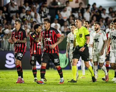 Rubro-Negro jogou com muita raça e conquistou três pontos
