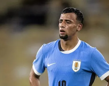 Lucho Rodriguez em campo pela Seleção Uruguaia