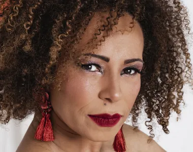 Cantora e compositora baiana Mariana Reis