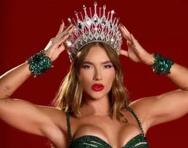 Influenciadora virou meme após sambar em evento