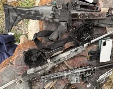 Armamento utilizado por Pablo e seus comparsas