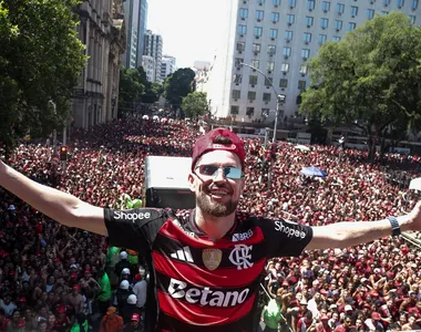 Nação rubro-negra lotou as ruas do Rio para comemoração