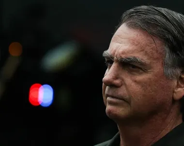 Ex-presidente está submetido a medidas cautelares