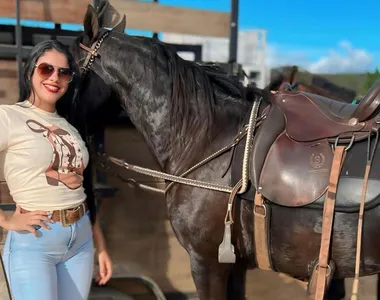 Mulher foi morta a tiros