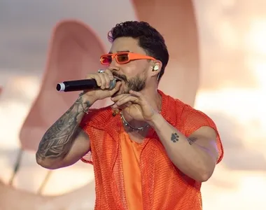 Felipe Gama, vocalista da banda Papazoni