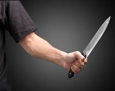 Filho esfaqueou o pai até a morte