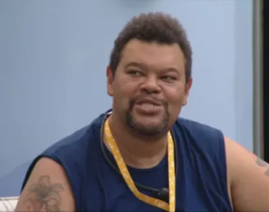 Babu estava esperando o bigfone