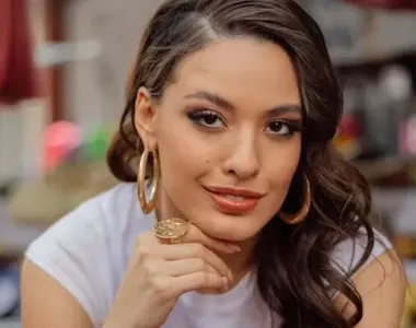 Influenciadora diz que as pessoas não acreditam em sua virgindade