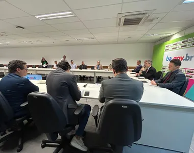 Marcelo Werner, diretores das policias e representantes dos provedores de internet se reuniram