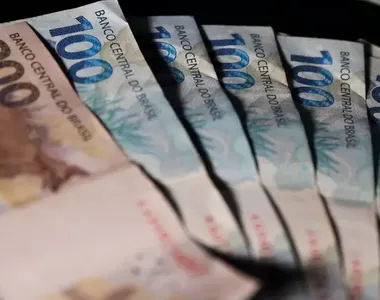 Suspeito foi preso e o dinheiro apreendido