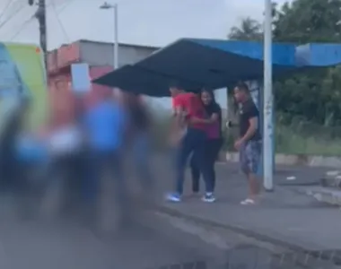Passageiros agrediram criminoso que tentava roubar buzu