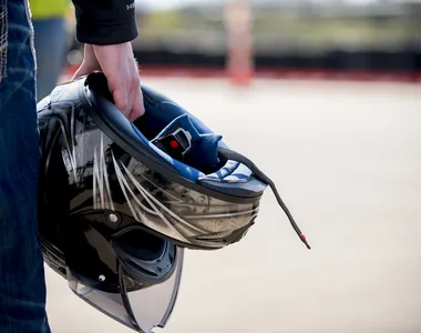 Funcionário fugiu após agredir a colega de trabalho