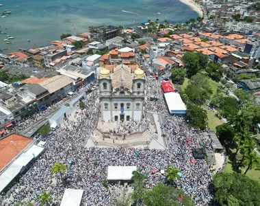 Lavagem do Bonfim leva milhõs de pessoas