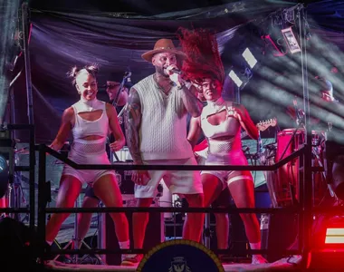 Tony escolheu celebrar seu aniversário com amigos e familiares da Suburbana