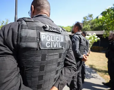 Agentes prenderam quarteto nesta terça-feira (16)