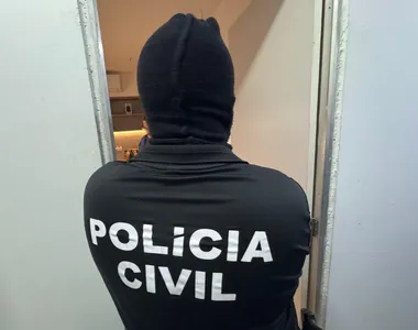 A vítima foi surpreendida em sua residência por dois homens