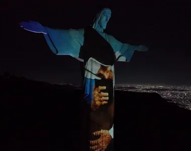Santa Dulce dos Pobres estampada no Cristo Redentor