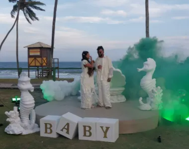 Jéssica e Silvanno no chá revelação