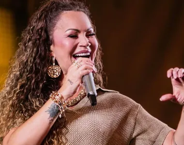 Cantora Solange Almeida