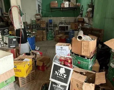 Casa estava lotada de bebidas adulteradas