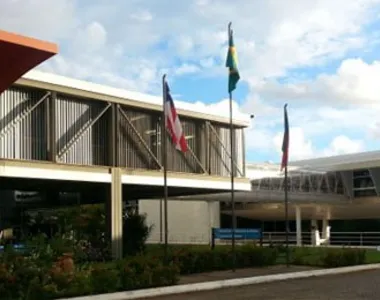 São 17 vagas de estágio para o TRE