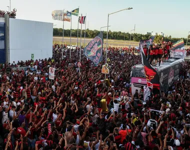Torcida recebeu jogadores após acesso para Série A, em 2023