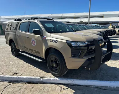 Viatura bateu em um poste em Pirajá