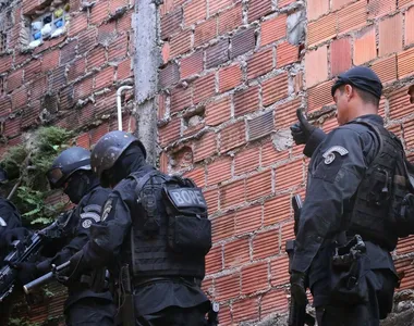 Suspeito negocia com agentes do Bope