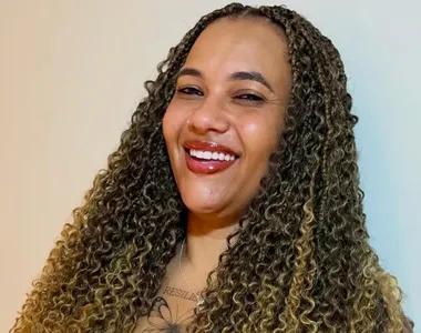 Téssia Reis está aproveitando a vida de solteira