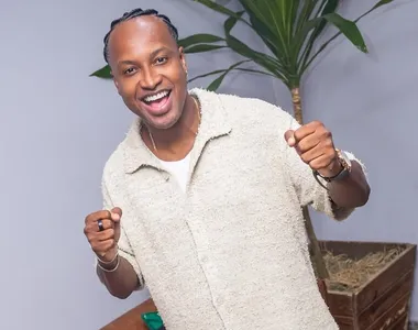 Thiaguinho nos bastidores do Baile da Santinha