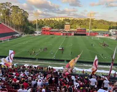 Torcida fez bonito no Barradão