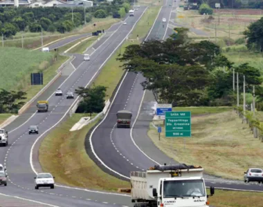 Transito flui normalmente nas primeiras horas desta quarta-feira (24)