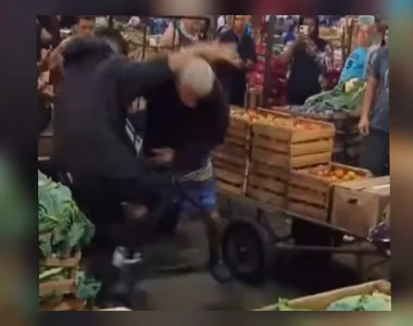 Funcionários trocam socos e chutes na Ceasa