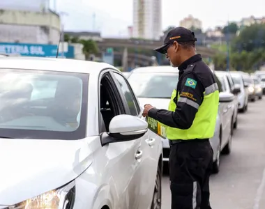 Domingo vai ser de correria e desvio nas ruas