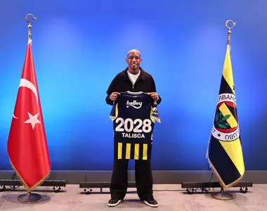 Talisca renovou contrato até 2028