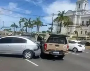 Dois agentes ficaram feridos