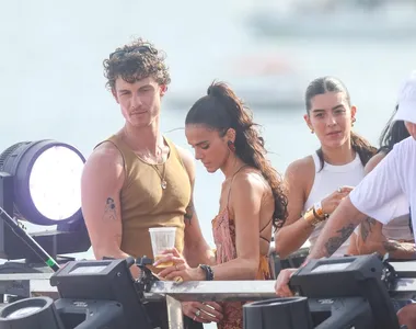 Bruna e Shawn no trio de Ivete