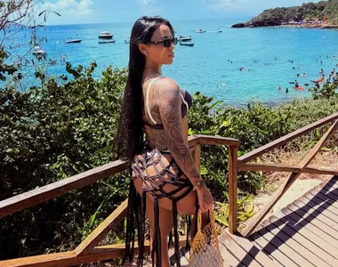 Fogo acabou se alastrando pelo apartamento de Naty Farias