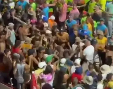 Coronel Sturaro não resistiu ao som de Bell Marques