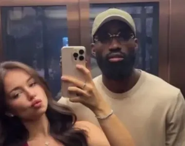 Nikki Seey e Moumi Ngamaleu