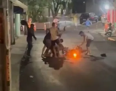 Moradores dominam e PM prende assaltante em Sussuarana