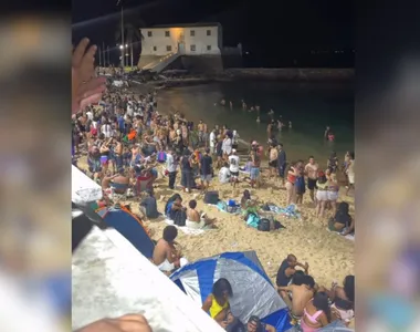 Luau atrai multidão no Porto da Barra