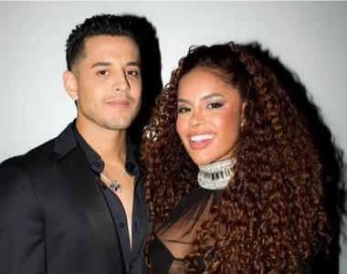 Cantor Kevi Jonny é casado com a influenciadora baiana Sthe Matos