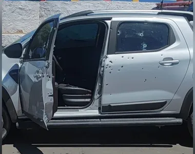 Ataque a carro termina com morto e feridos
