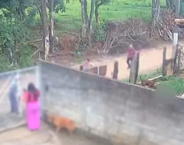 Criança chegou a ser socorrida por responsáveis