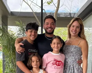 Yhudi é o filho mais velho de Safadão, fruto do antigo casamento com Mileide Mihaile. O cantor teve outros dois herdeiros com a atual esposa