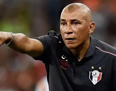 Hemerson Maria, técnico de futebol