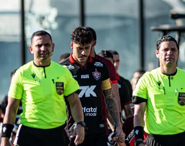 Vitória lidera ranking de cartões e entra em campo com oito pendurados
