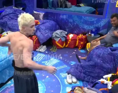 Cisma de Babu foi com a roupa de Floss