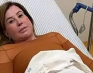 Ex-esposa de Zezé Di Camargo sofre acidente doméstico